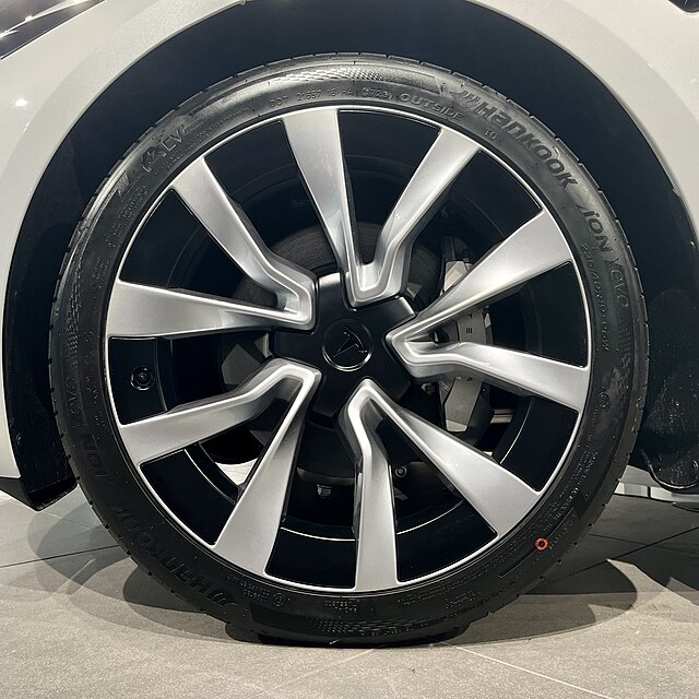 Tesla Model 3 Tire